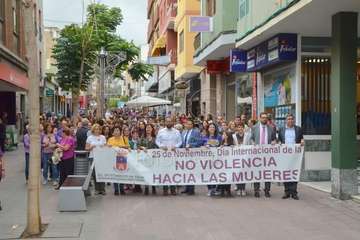 Telde protesta en silencio contra la violencia machista (Foto TA y Francisco Javier Santana)